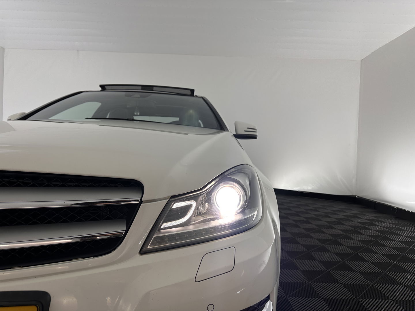 Mercedes-Benz C-Klasse Coupé 180 AMG Aut. *PANO | LEATHER | XENON | MEMORY-PACK | SPORT-SEATS | NAVI-FULLMAP | ECC | PDC | CRUISE | 17''ALU | TOWBAR*