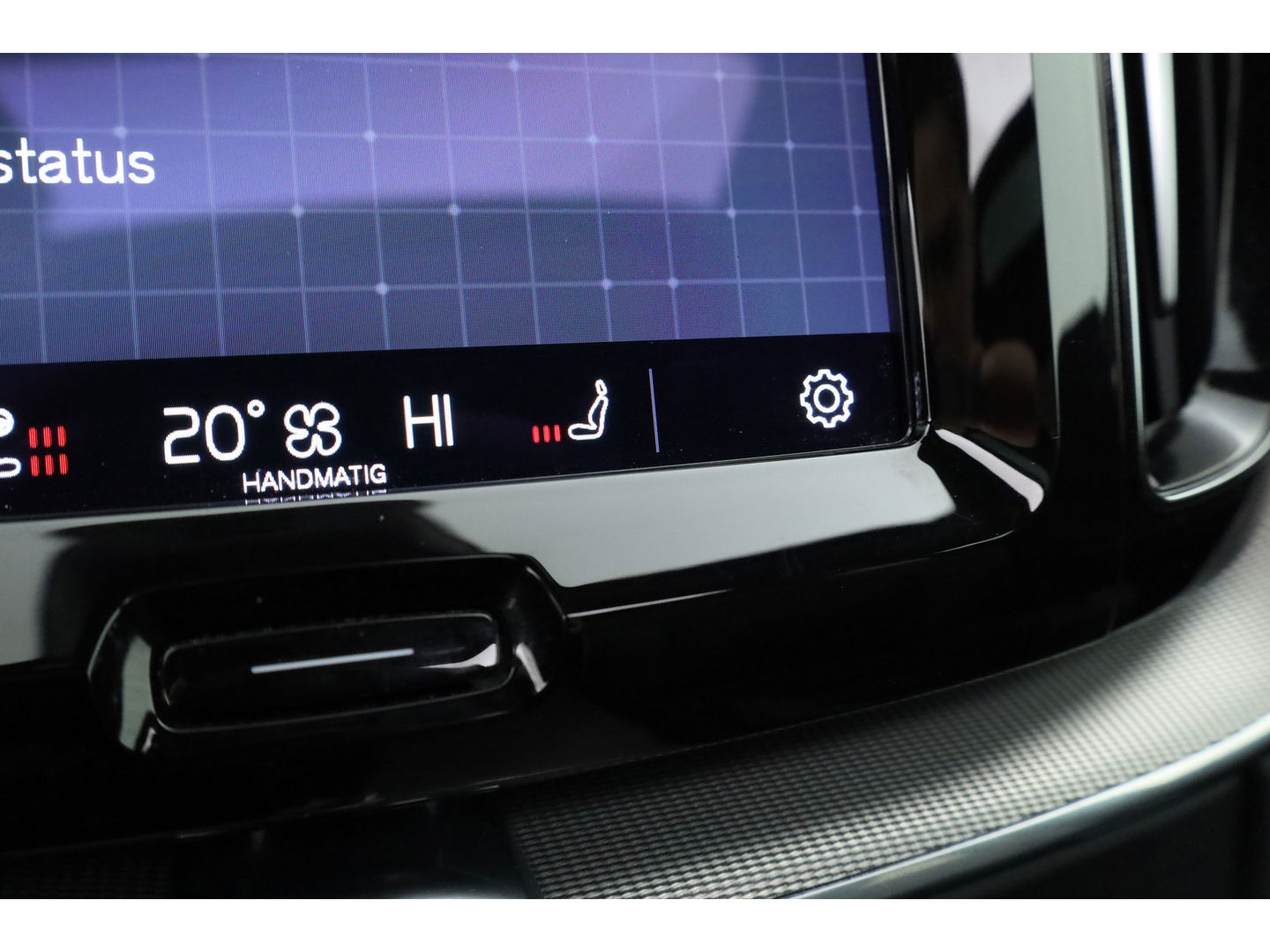 Volvo XC60 2.0 B4 R-Design | Pano-dak | 360 camera | ACC | 21 inch | Sportstoelen | H&K Audio |