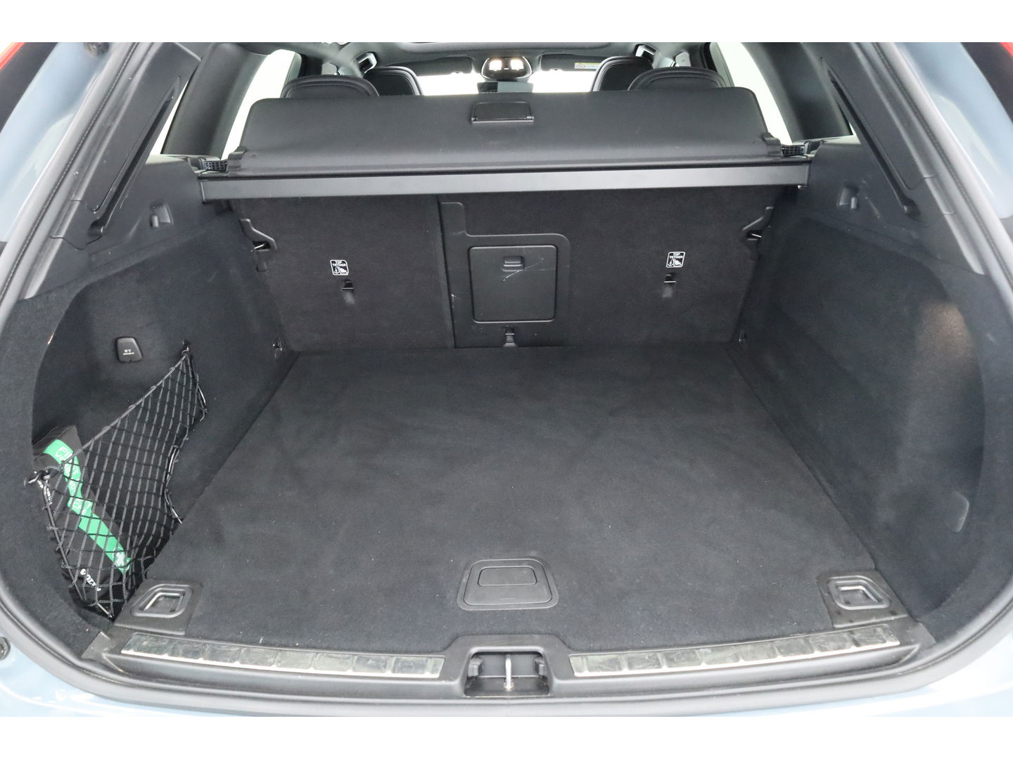 Volvo XC60 2.0 B4 R-Design | Pano-dak | 360 camera | ACC | 21 inch | Sportstoelen | H&K Audio |