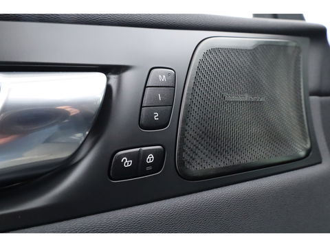 Volvo XC60 2.0 B4 R-Design | Pano-dak | 360 camera | ACC | 21 inch | Sportstoelen | H&K Audio |