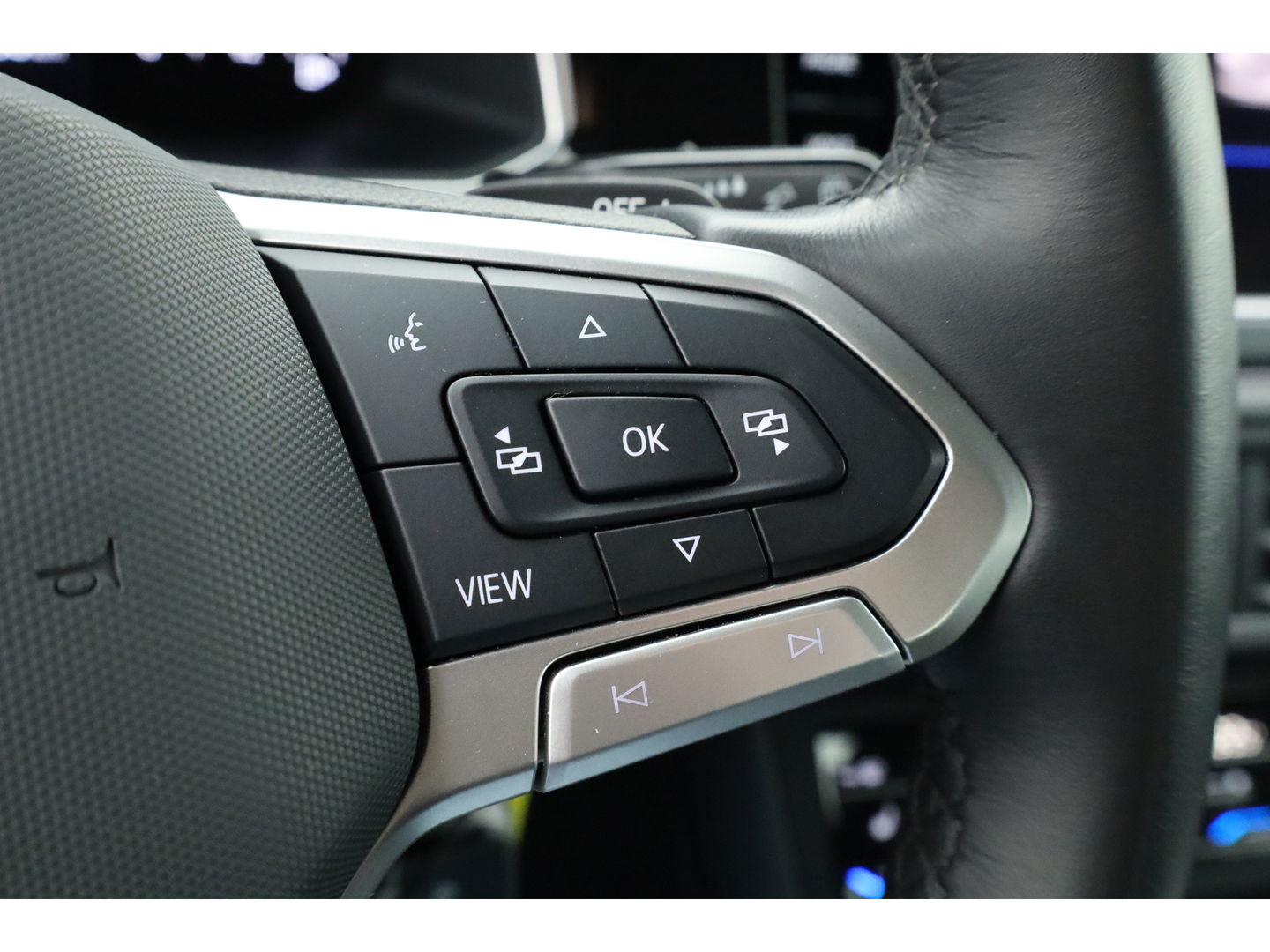 Volkswagen Polo 1.0 TSI R-Line DSG | IQ. Light | Adapt. Cruise | Camera | Apple CarPlay | Navi | Stoelverw. | PDC