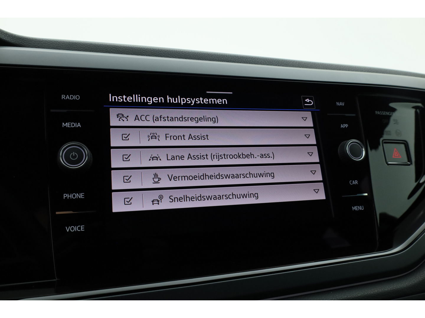 Volkswagen Polo 1.0 TSI R-Line DSG | IQ. Light | Adapt. Cruise | Camera | Apple CarPlay | Navi | Stoelverw. | PDC