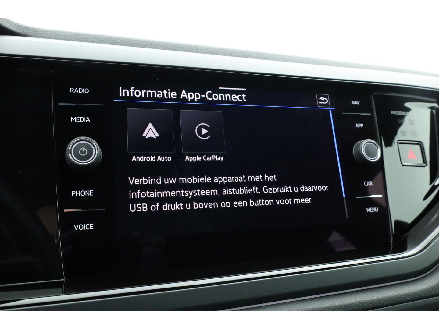 Volkswagen Polo 1.0 TSI R-Line DSG | IQ. Light | Adapt. Cruise | Camera | Apple CarPlay | Navi | Stoelverw. | PDC