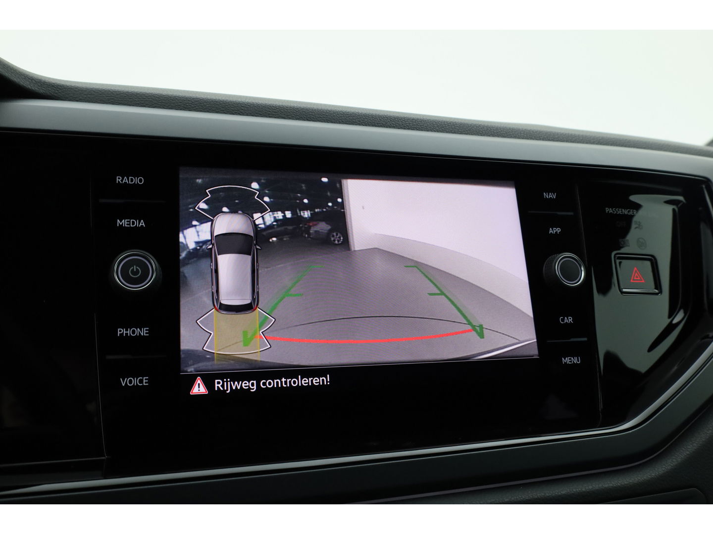 Volkswagen Polo 1.0 TSI R-Line DSG | IQ. Light | Adapt. Cruise | Camera | Apple CarPlay | Navi | Stoelverw. | PDC