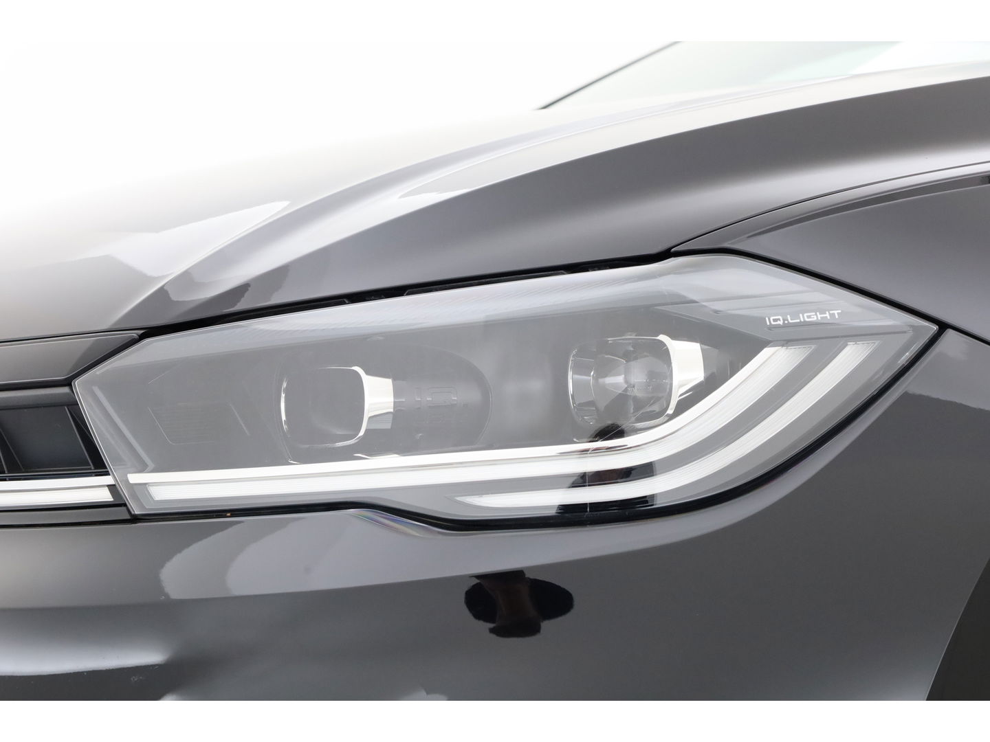 Volkswagen Polo 1.0 TSI R-Line DSG | IQ. Light | Adapt. Cruise | Camera | Apple CarPlay | Navi | Stoelverw. | PDC