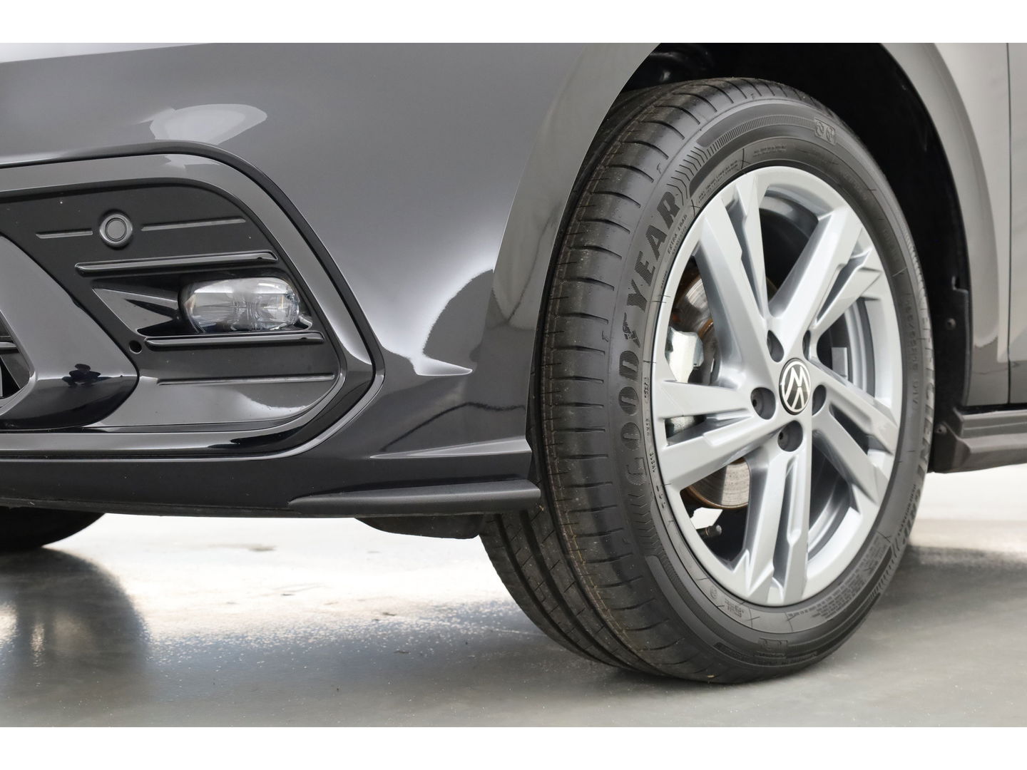 Volkswagen Polo 1.0 TSI R-Line DSG | IQ. Light | Adapt. Cruise | Camera | Apple CarPlay | Navi | Stoelverw. | PDC