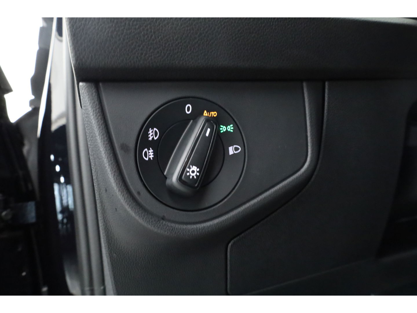 Volkswagen Polo 1.0 TSI R-Line DSG | IQ. Light | Adapt. Cruise | Camera | Apple CarPlay | Navi | Stoelverw. | PDC