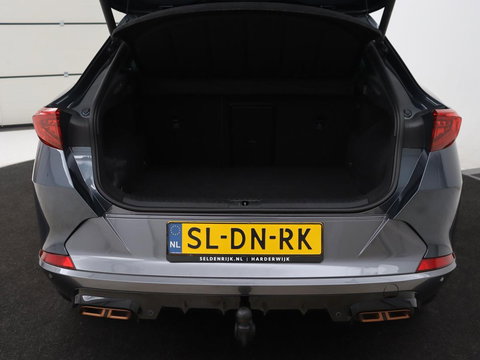 CUPRA Formentor 1.4 eHybrid VZ | 245pk | Trekhaak | Stoelverwarming | Adaptive cruise | Carplay | Navigatie | Sfeerverlichting | Keyless | Half leder | Camera | Stuurverwarming | PHEV | Plug In