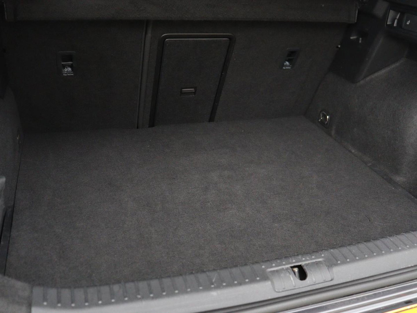 CUPRA Formentor 1.4 eHybrid VZ | 245pk | Trekhaak | Stoelverwarming | Adaptive cruise | Carplay | Navigatie | Sfeerverlichting | Keyless | Half leder | Camera | Stuurverwarming | PHEV | Plug In