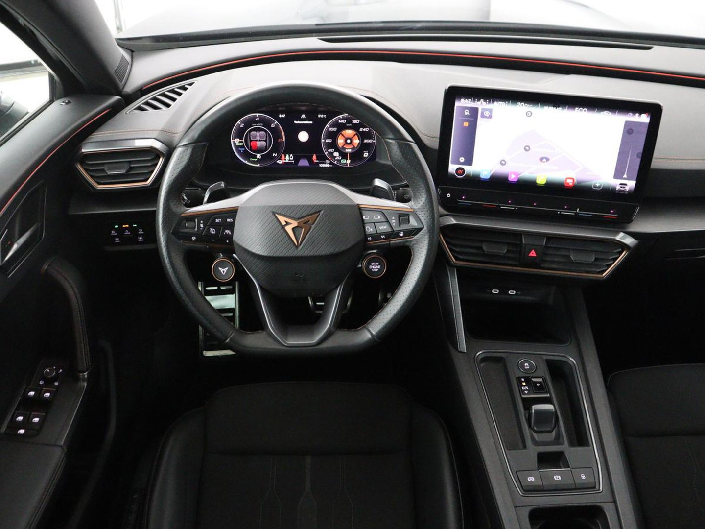 CUPRA Formentor 1.4 eHybrid VZ | 245pk | Trekhaak | Stoelverwarming | Adaptive cruise | Carplay | Navigatie | Sfeerverlichting | Keyless | Half leder | Camera | Stuurverwarming | PHEV | Plug In