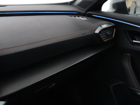 CUPRA Formentor 1.4 eHybrid VZ | 245pk | Trekhaak | Stoelverwarming | Adaptive cruise | Carplay | Navigatie | Sfeerverlichting | Keyless | Half leder | Camera | Stuurverwarming | PHEV | Plug In