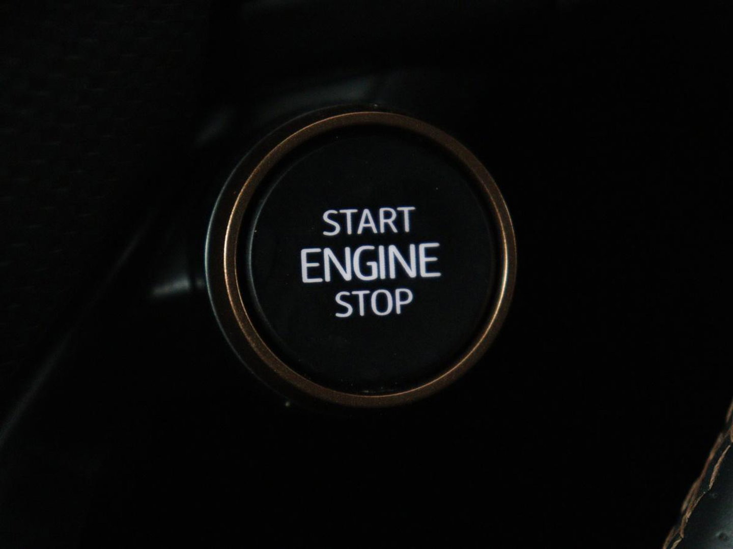 CUPRA Formentor 1.4 eHybrid VZ | 245pk | Trekhaak | Stoelverwarming | Adaptive cruise | Carplay | Navigatie | Sfeerverlichting | Keyless | Half leder | Camera | Stuurverwarming | PHEV | Plug In