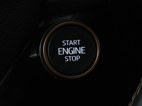 CUPRA Formentor 1.4 eHybrid VZ | 245pk | Trekhaak | Stoelverwarming | Adaptive cruise | Carplay | Navigatie | Sfeerverlichting | Keyless | Half leder | Camera | Stuurverwarming | PHEV | Plug In