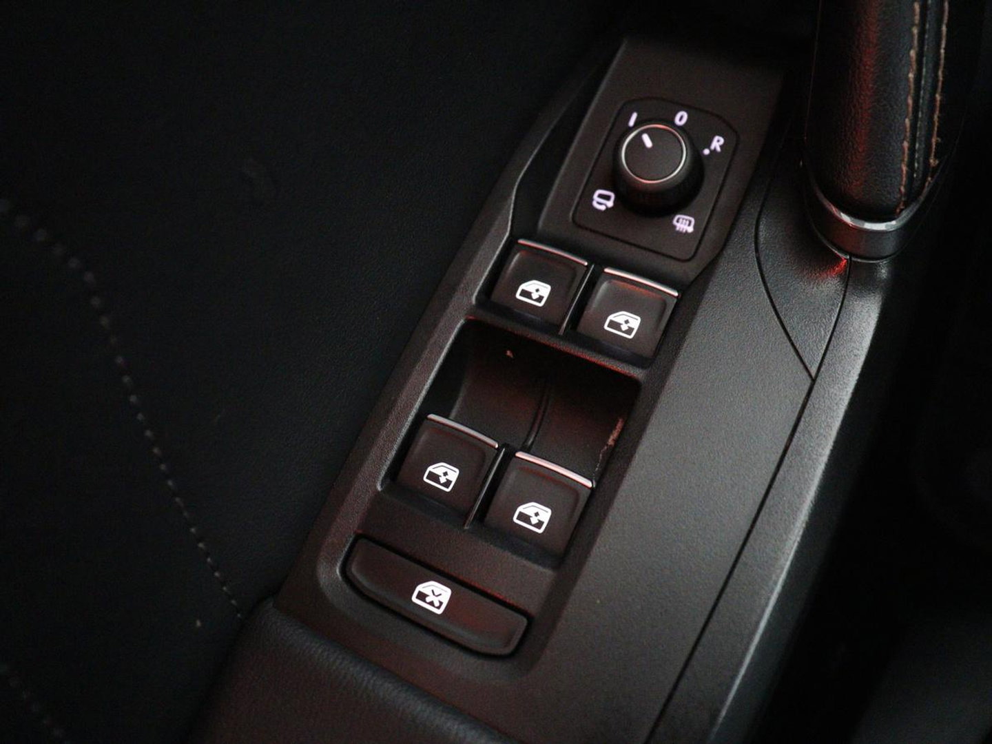 CUPRA Formentor 1.4 eHybrid VZ | 245pk | Trekhaak | Stoelverwarming | Adaptive cruise | Carplay | Navigatie | Sfeerverlichting | Keyless | Half leder | Camera | Stuurverwarming | PHEV | Plug In