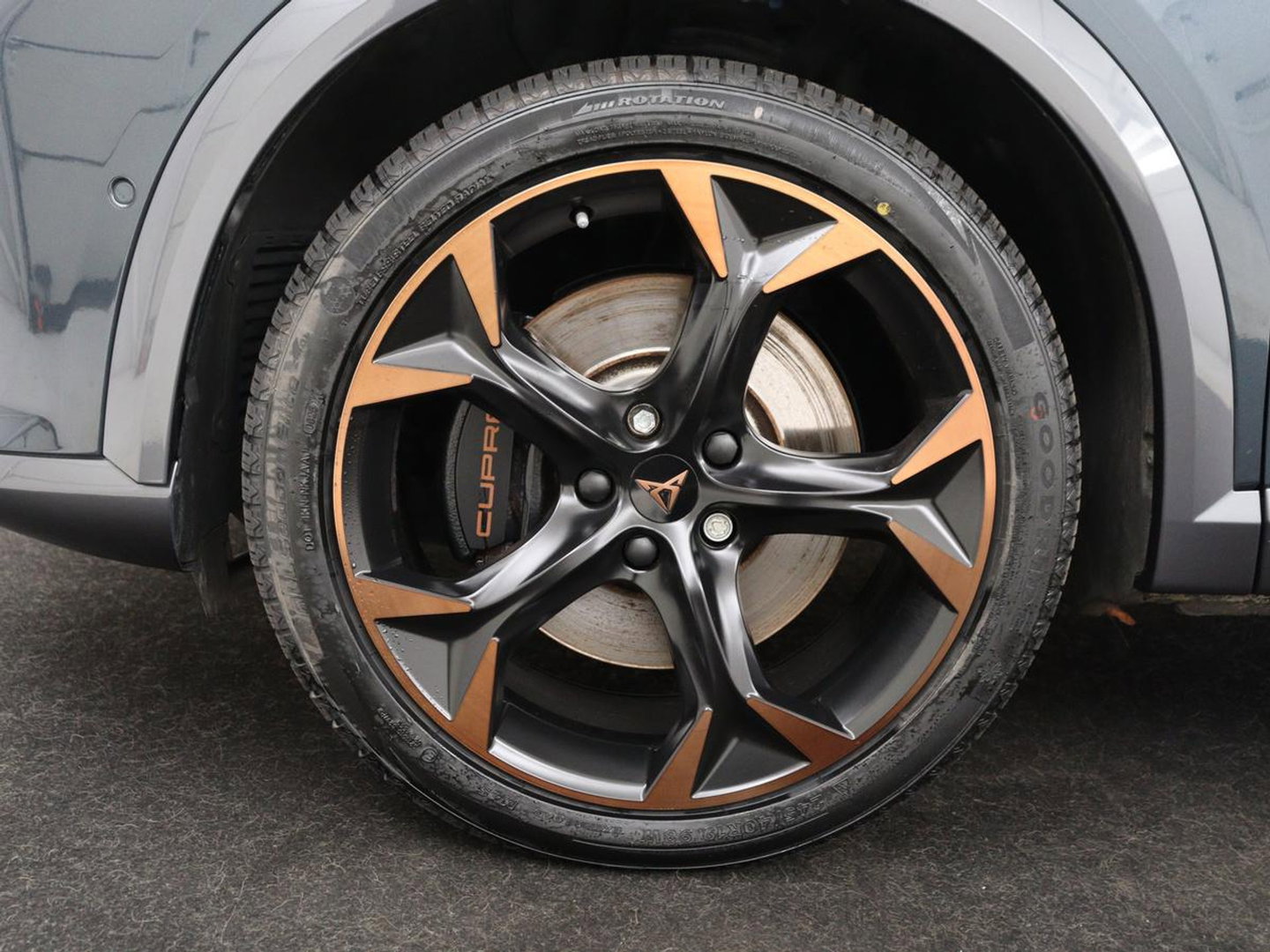 CUPRA Formentor 1.4 eHybrid VZ | 245pk | Trekhaak | Stoelverwarming | Adaptive cruise | Carplay | Navigatie | Sfeerverlichting | Keyless | Half leder | Camera | Stuurverwarming | PHEV | Plug In