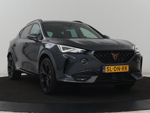 CUPRA Formentor 1.4 eHybrid VZ | 245pk | Trekhaak | Stoelverwarming | Adaptive cruise | Carplay | Navigatie | Sfeerverlichting | Keyless | Half leder | Camera | Stuurverwarming | PHEV | Plug In