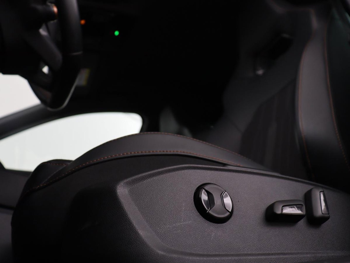 CUPRA Formentor 1.4 eHybrid VZ | 245pk | Trekhaak | Stoelverwarming | Adaptive cruise | Carplay | Navigatie | Sfeerverlichting | Keyless | Half leder | Camera | Stuurverwarming | PHEV | Plug In