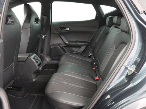 CUPRA Formentor 1.4 eHybrid VZ | 245pk | Trekhaak | Stoelverwarming | Adaptive cruise | Carplay | Navigatie | Sfeerverlichting | Keyless | Half leder | Camera | Stuurverwarming | PHEV | Plug In