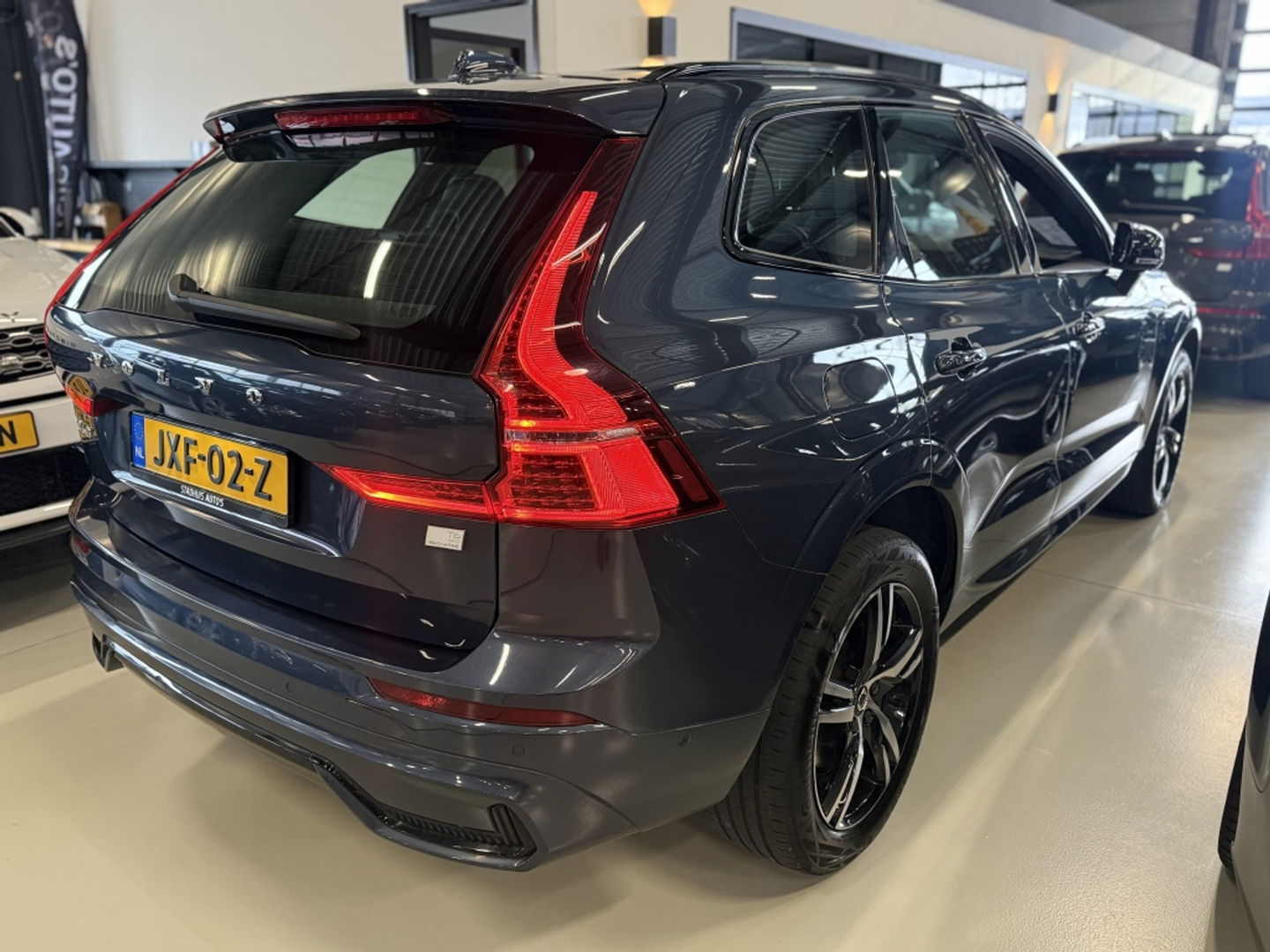 Volvo XC60 T6 Recharge 350PK automaat / R-Design / LED