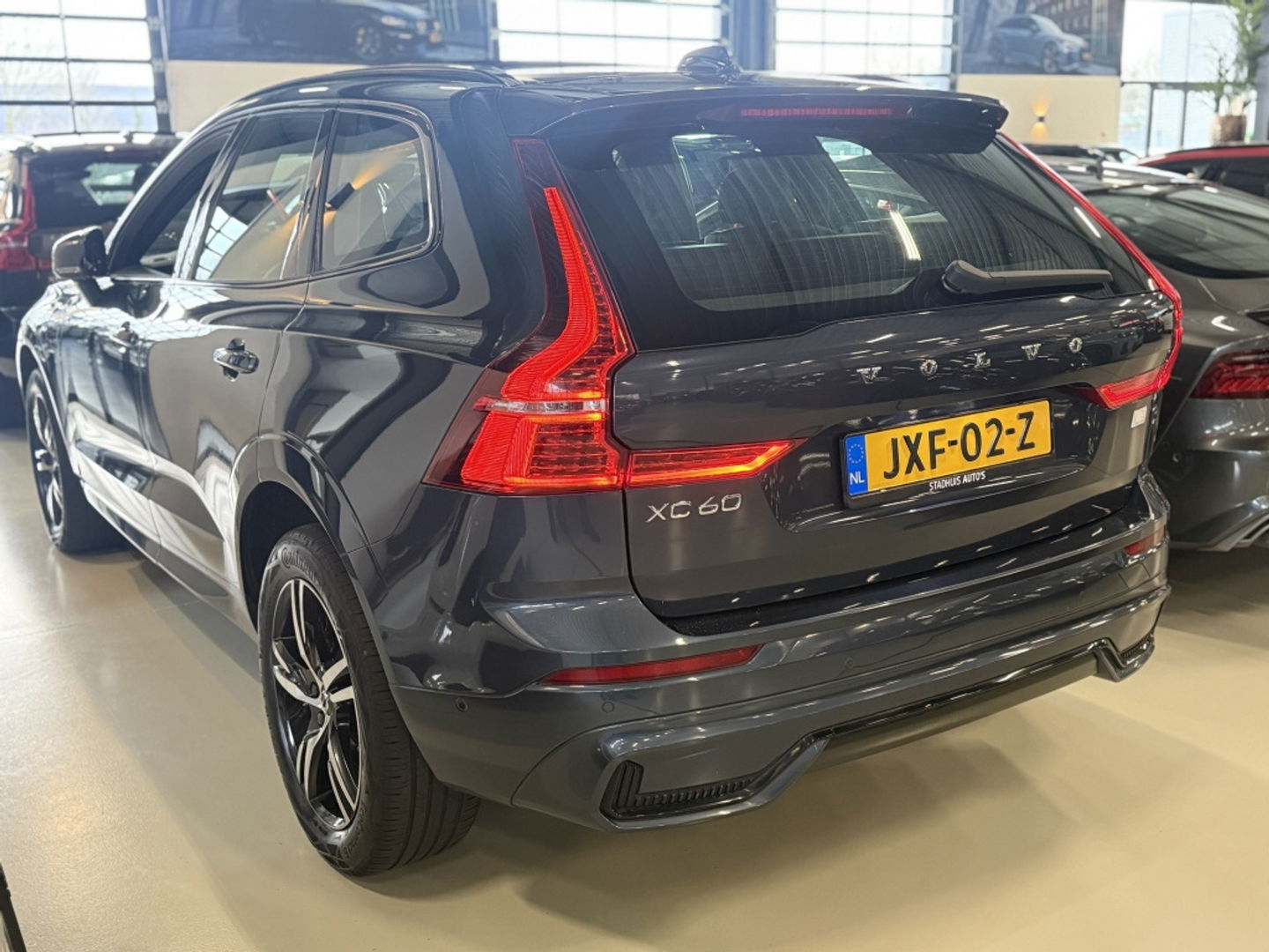 Volvo XC60 T6 Recharge 350PK automaat / R-Design / LED