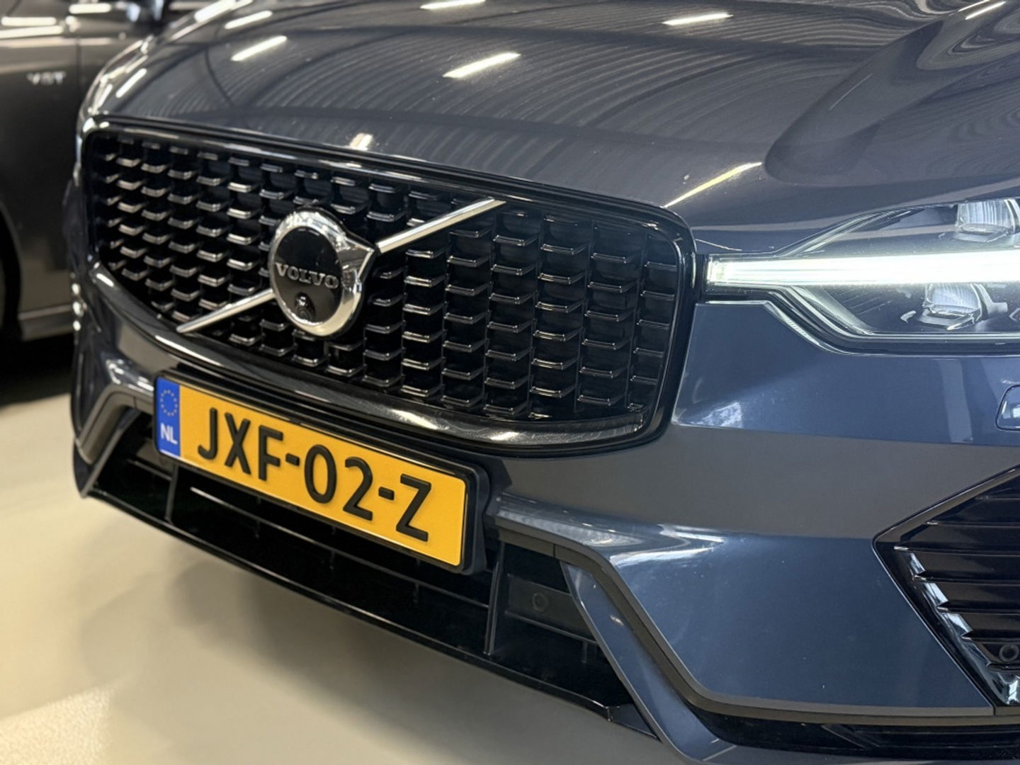 Volvo XC60 T6 Recharge 350PK automaat / R-Design / LED
