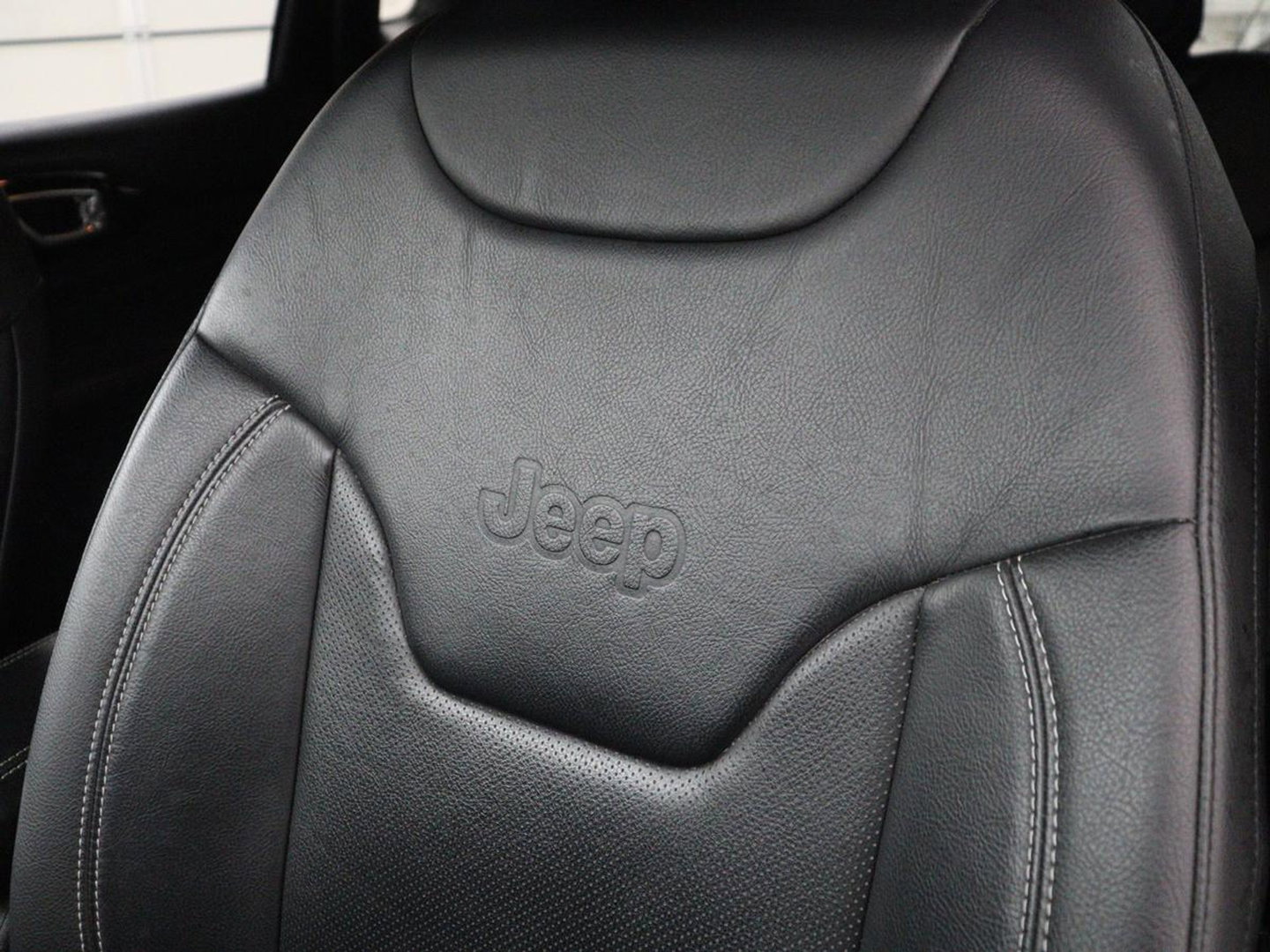 Jeep Compass 4xe 240 Plug-in Hybrid Electric S | Leder | 360 camera | Stoelventilatie | Adaptive cruise | Alpine Sound | Carplay | Navigatie | PHEV