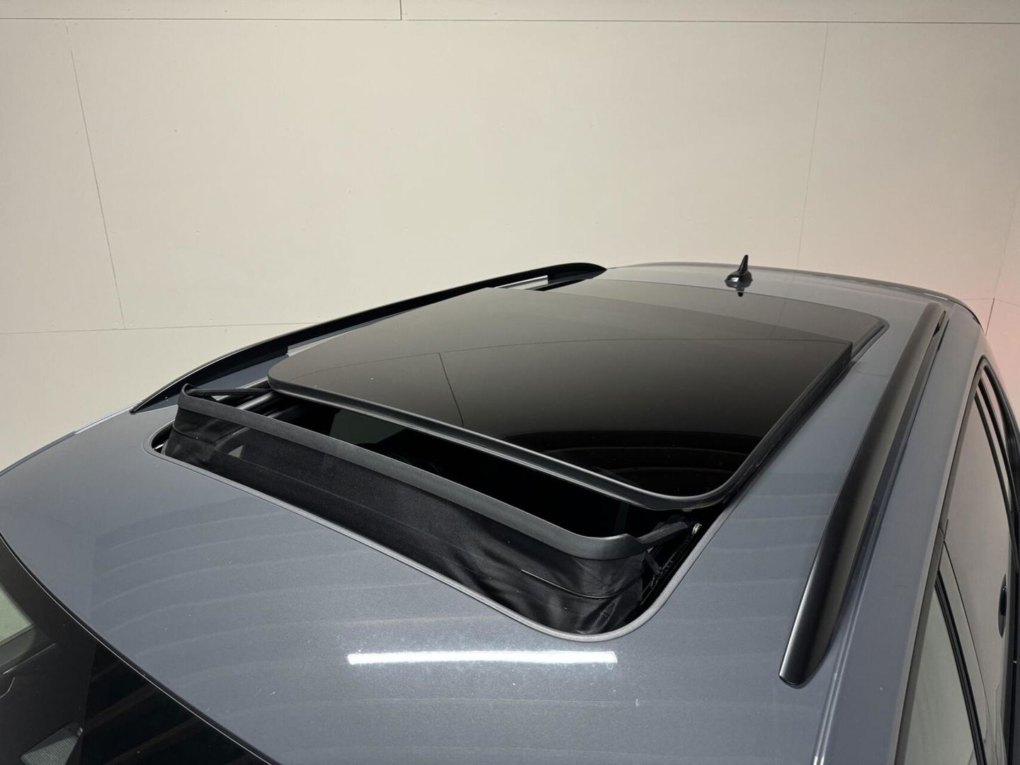 Volkswagen Tiguan 1.4 TSI eHybrid Black Style R-Line Pano Sfeer Trekh.