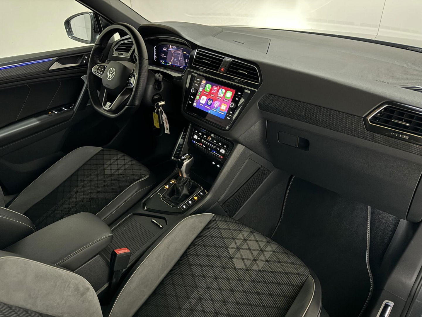 Volkswagen Tiguan 1.4 TSI eHybrid Black Style R-Line Pano Sfeer Trekh.