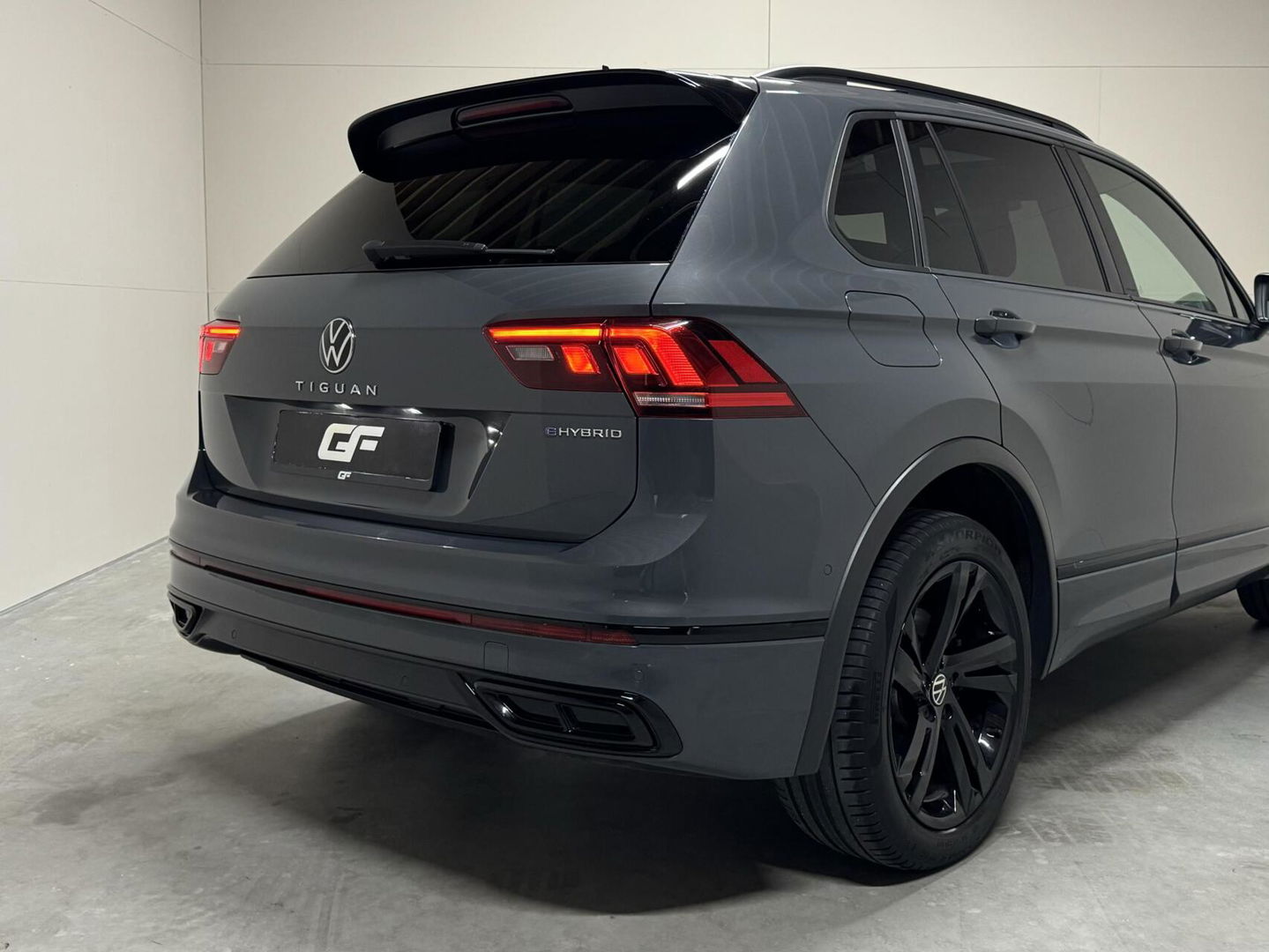 Volkswagen Tiguan 1.4 TSI eHybrid Black Style R-Line Pano Sfeer Trekh.