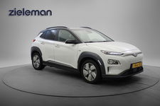 Hyundai Kona - Electric Fashion 64 kWh - Stoelverw. Camera, Half Leer, Headup Display, SOH 100%