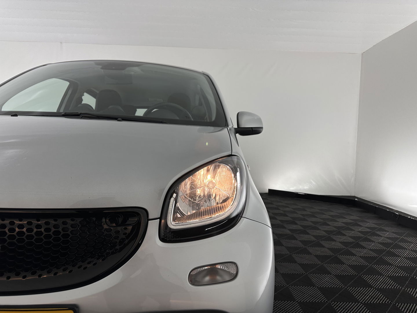 Smart Forfour EQ Business Solution 18 kWh [ 3-Fase ] {SOH-89%} (INCL-BTW) Aut. *NAVI-FULLMAP | LEATHER | ECC | CRUISE | HEATED-COMFORT-SEATS | 15"ALU*