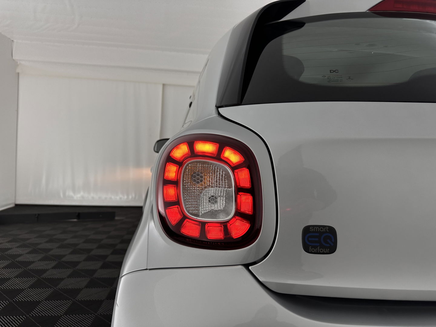 Smart Forfour EQ Business Solution 18 kWh [ 3-Fase ] {SOH-89%} (INCL-BTW) Aut. *NAVI-FULLMAP | LEATHER | ECC | CRUISE | HEATED-COMFORT-SEATS | 15"ALU*