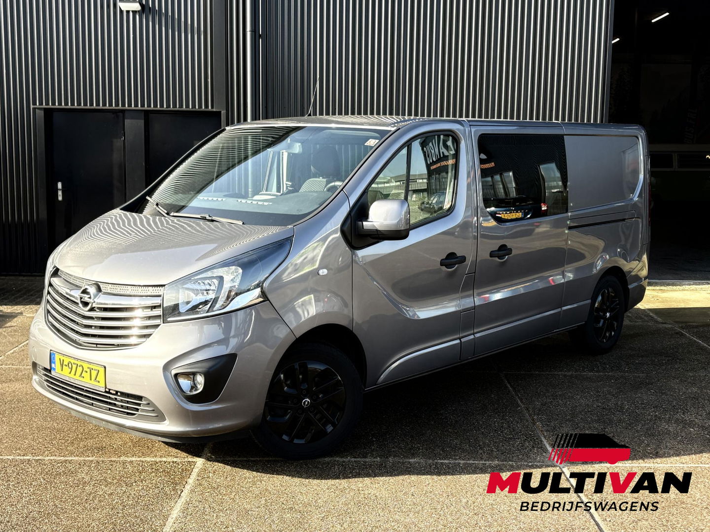 Opel Vivaro 1.6 CDTI 125pk L2H1 DC SPORT | 2x schuifdeur | Keyless | Camera | Velgen | Dubbel cabine |