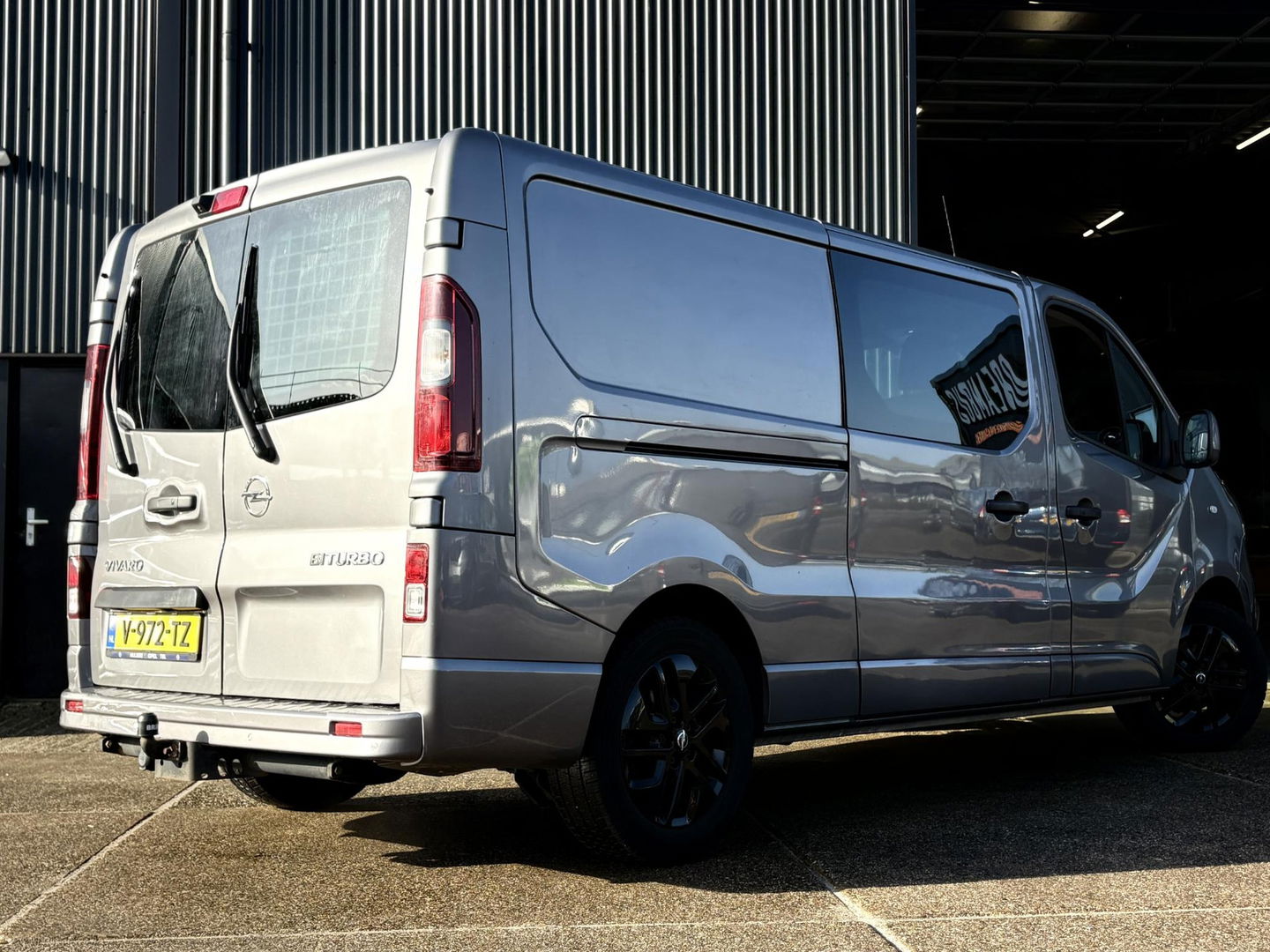 Opel Vivaro 1.6 CDTI 125pk L2H1 DC SPORT | 2x schuifdeur | Keyless | Camera | Velgen | Dubbel cabine |