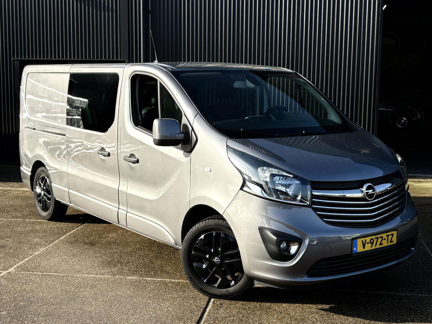 Opel Vivaro 1.6 CDTI 125pk L2H1 DC SPORT | 2x schuifdeur | Keyless | Camera | Velgen | Dubbel cabine |
