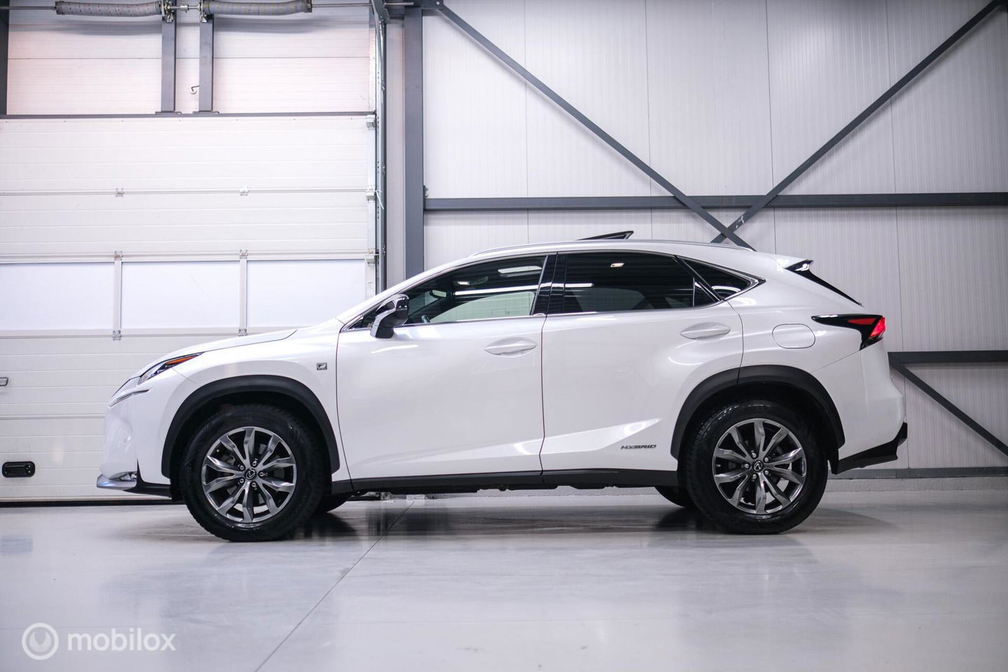 Lexus NX 300h AWD F Sport Line | Dealer onderhouden | Schuifdak | Winterpakket | Parelmoer | LED | Leder | HUD |