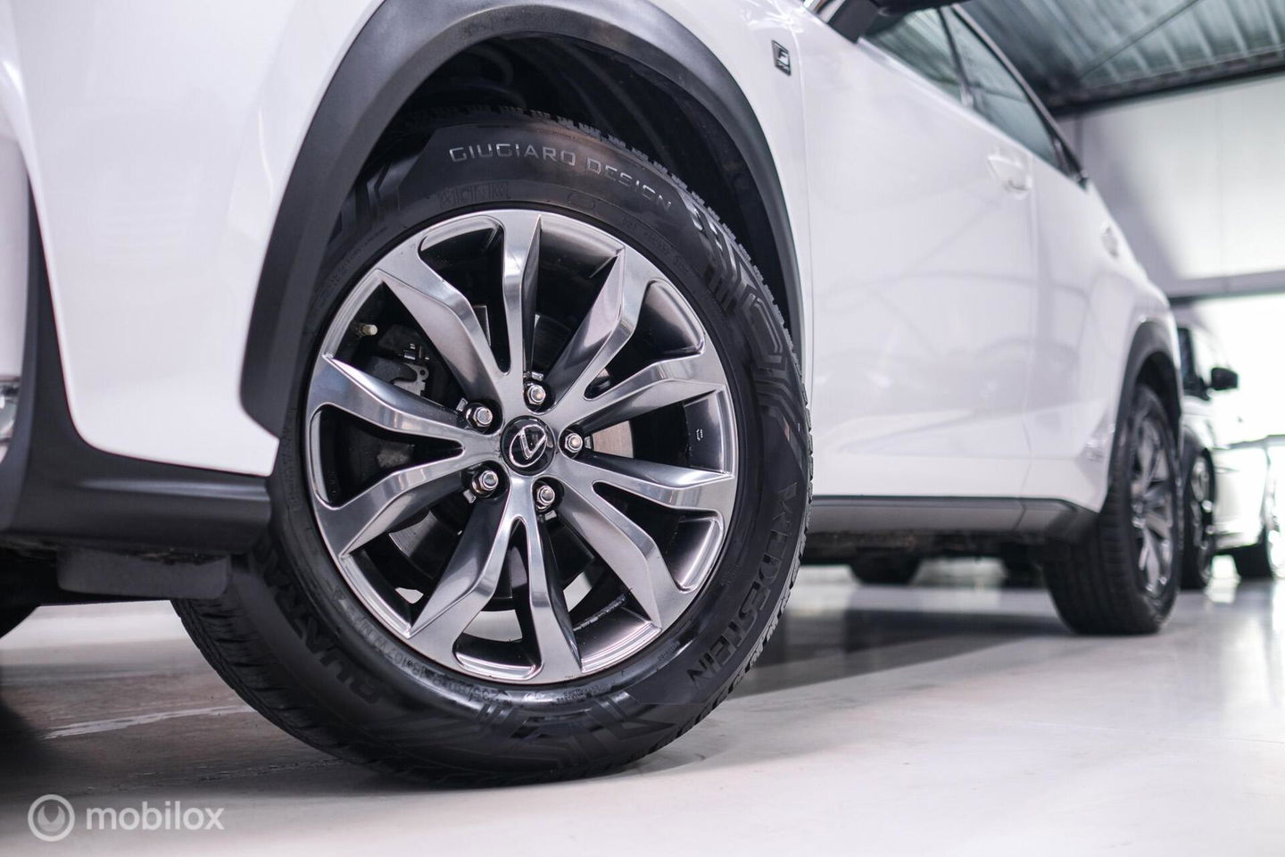 Lexus NX 300h AWD F Sport Line | Dealer onderhouden | Schuifdak | Winterpakket | Parelmoer | LED | Leder | HUD |