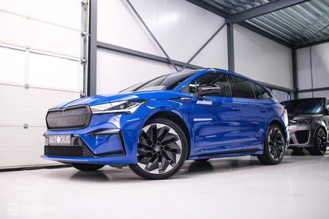 Škoda Enyaq iV 60 Sportline | Sportstoelen | Alcantara | Camera | NL auto | 1e eigenaar | Energy Blue | LED | Rijklaarprijs |