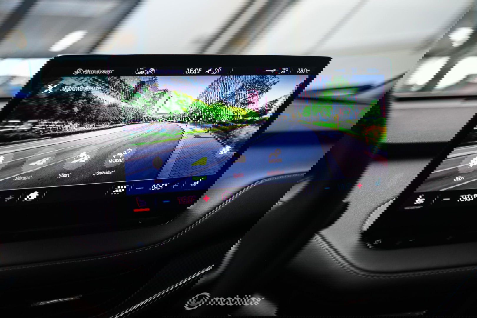 Škoda Enyaq iV 60 Sportline | Sportstoelen | Alcantara | Camera | NL auto | 1e eigenaar | Energy Blue | LED | Rijklaarprijs |