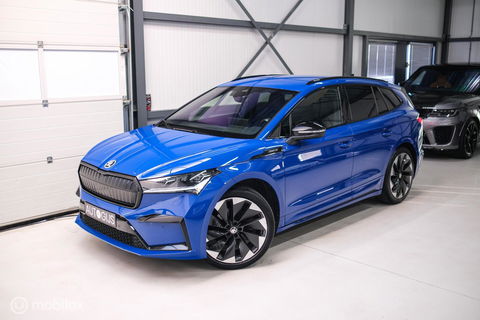 Škoda Enyaq iV 60 Sportline | Sportstoelen | Alcantara | Camera | NL auto | 1e eigenaar | Energy Blue | LED | Rijklaarprijs |