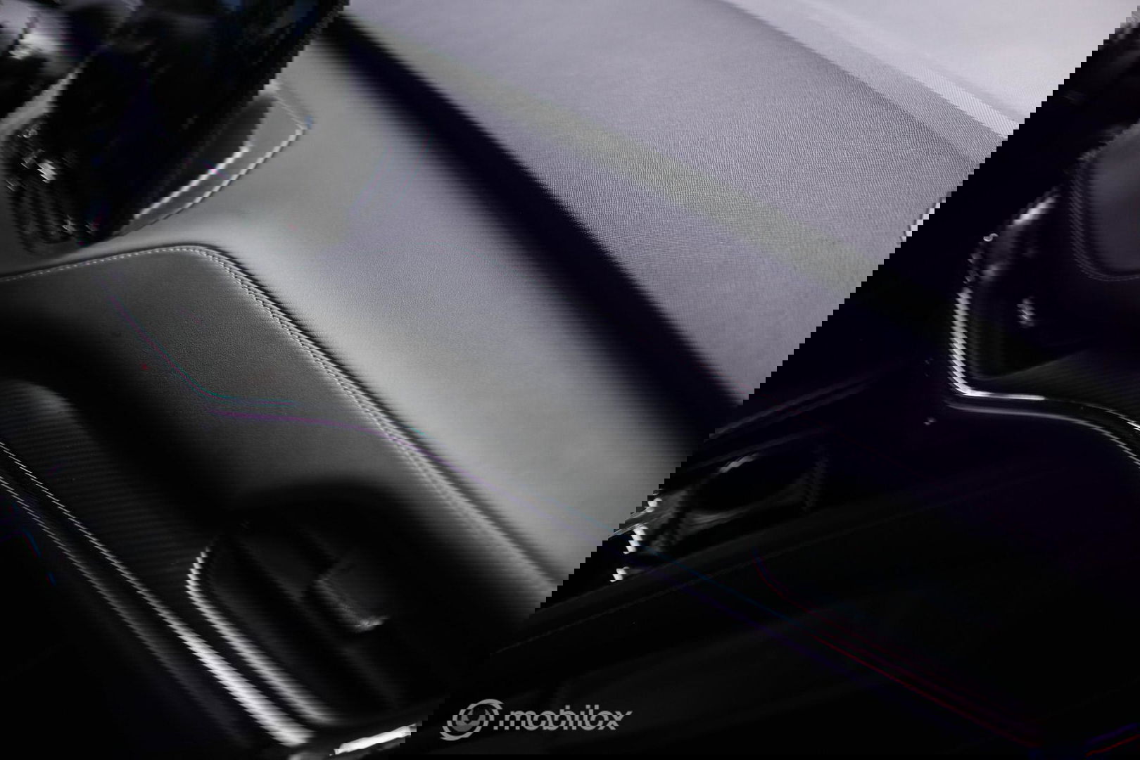 Škoda Enyaq iV 60 Sportline | Sportstoelen | Alcantara | Camera | NL auto | 1e eigenaar | Energy Blue | LED | Rijklaarprijs |