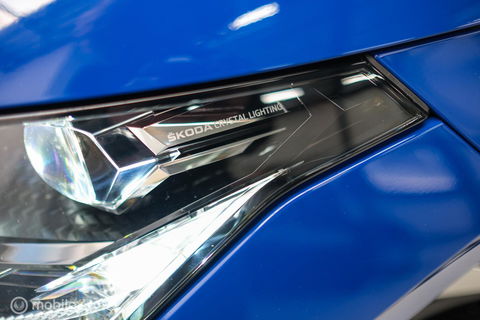Škoda Enyaq iV 60 Sportline | Sportstoelen | Alcantara | Camera | NL auto | 1e eigenaar | Energy Blue | LED | Rijklaarprijs |
