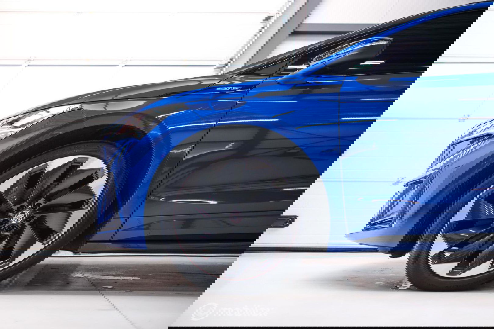 Škoda Enyaq iV 60 Sportline | Sportstoelen | Alcantara | Camera | NL auto | 1e eigenaar | Energy Blue | LED | Rijklaarprijs |