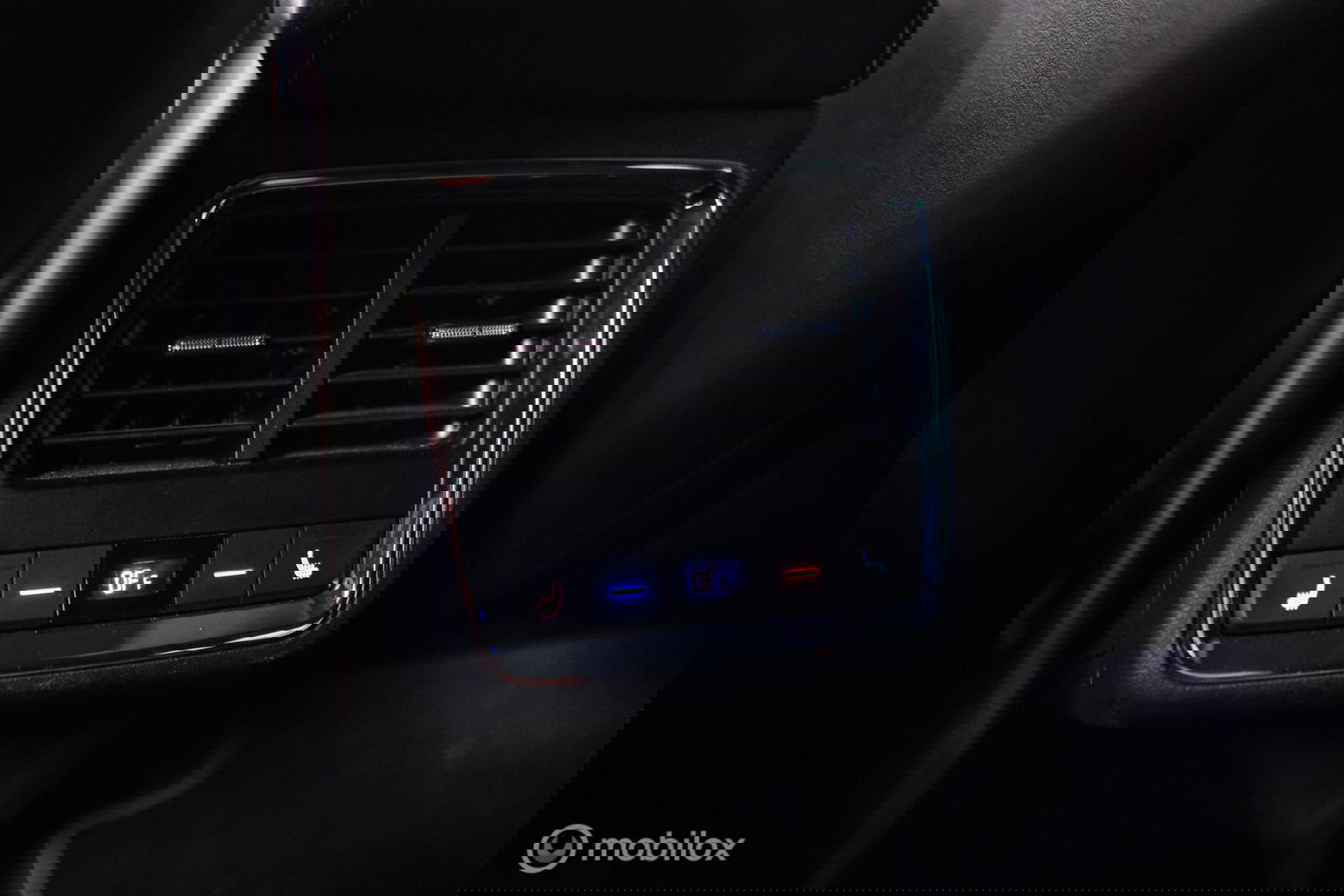 Škoda Enyaq iV 60 Sportline | Sportstoelen | Alcantara | Camera | NL auto | 1e eigenaar | Energy Blue | LED | Rijklaarprijs |