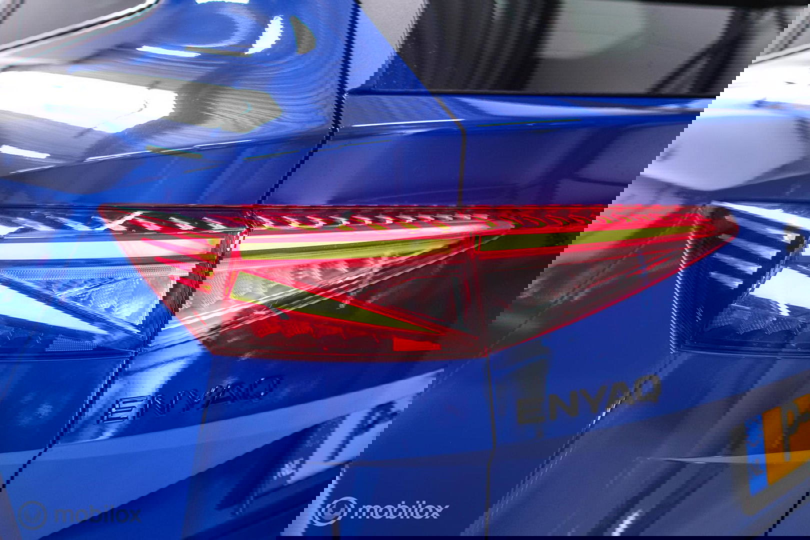 Škoda Enyaq iV 60 Sportline | Sportstoelen | Alcantara | Camera | NL auto | 1e eigenaar | Energy Blue | LED | Rijklaarprijs |