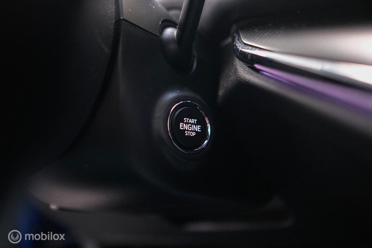 Škoda Enyaq iV 60 Sportline | Sportstoelen | Alcantara | Camera | NL auto | 1e eigenaar | Energy Blue | LED | Rijklaarprijs |