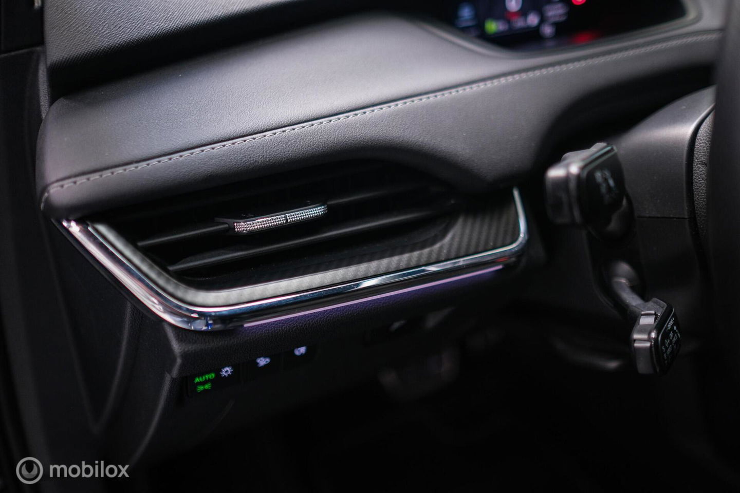 Škoda Enyaq iV 60 Sportline | Sportstoelen | Alcantara | Camera | NL auto | 1e eigenaar | Energy Blue | LED | Rijklaarprijs |