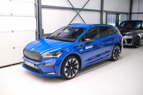 Škoda Enyaq iV 60 Sportline | Sportstoelen | Alcantara | Camera | NL auto | 1e eigenaar | Energy Blue | LED | Rijklaarprijs |
