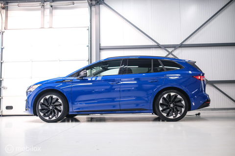 Škoda Enyaq iV 60 Sportline | Sportstoelen | Alcantara | Camera | NL auto | 1e eigenaar | Energy Blue | LED | Rijklaarprijs |