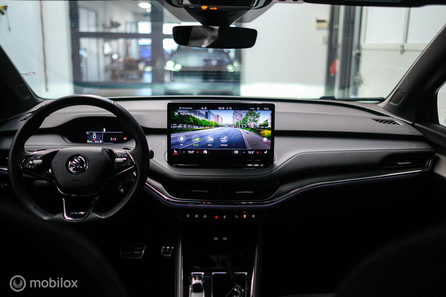 Škoda Enyaq iV 60 Sportline | Sportstoelen | Alcantara | Camera | NL auto | 1e eigenaar | Energy Blue | LED | Rijklaarprijs |